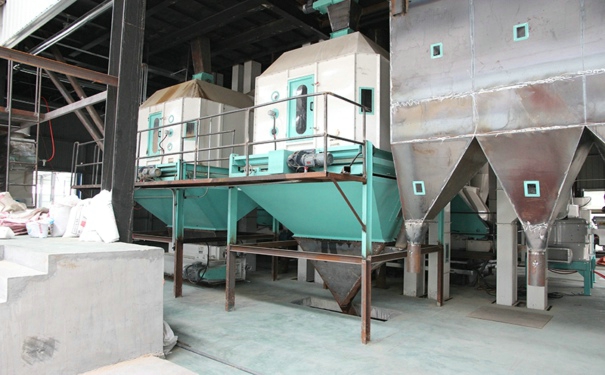 飼料攪拌機械價格多少?其使用時出現(xiàn)問題又該怎么解決?