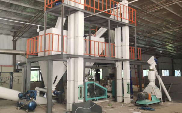 飼料機(jī)械設(shè)備多少錢?其在工作時(shí)又需要注意哪兩個(gè)調(diào)整?